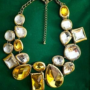 Beautiful statement necklace for any occasion that will accessorize your outfit